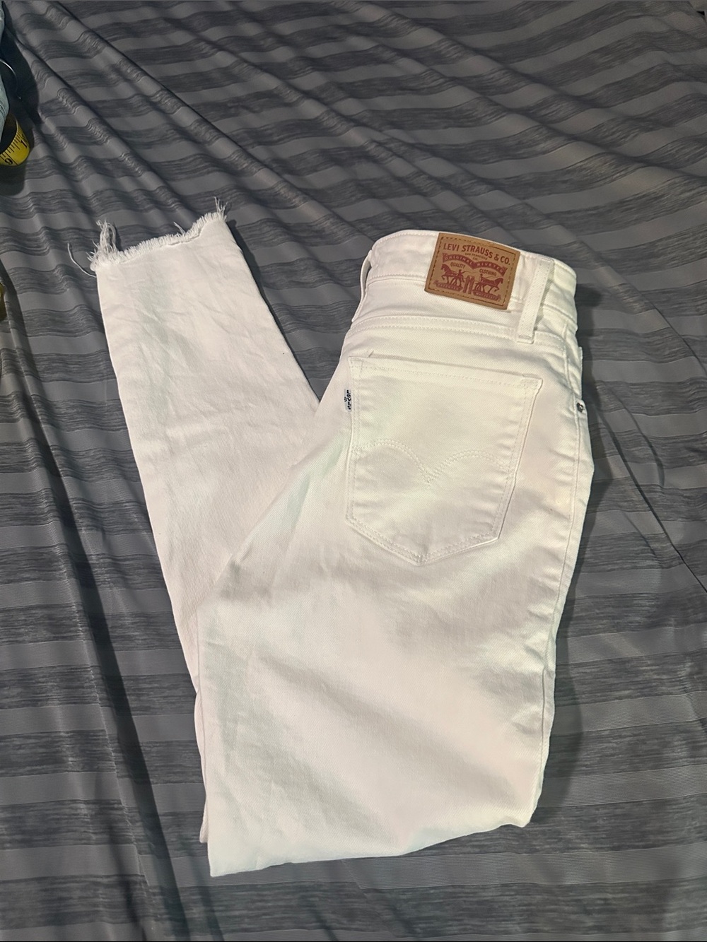 Levi's White Cropped Frayed-Hem Women's Jeans